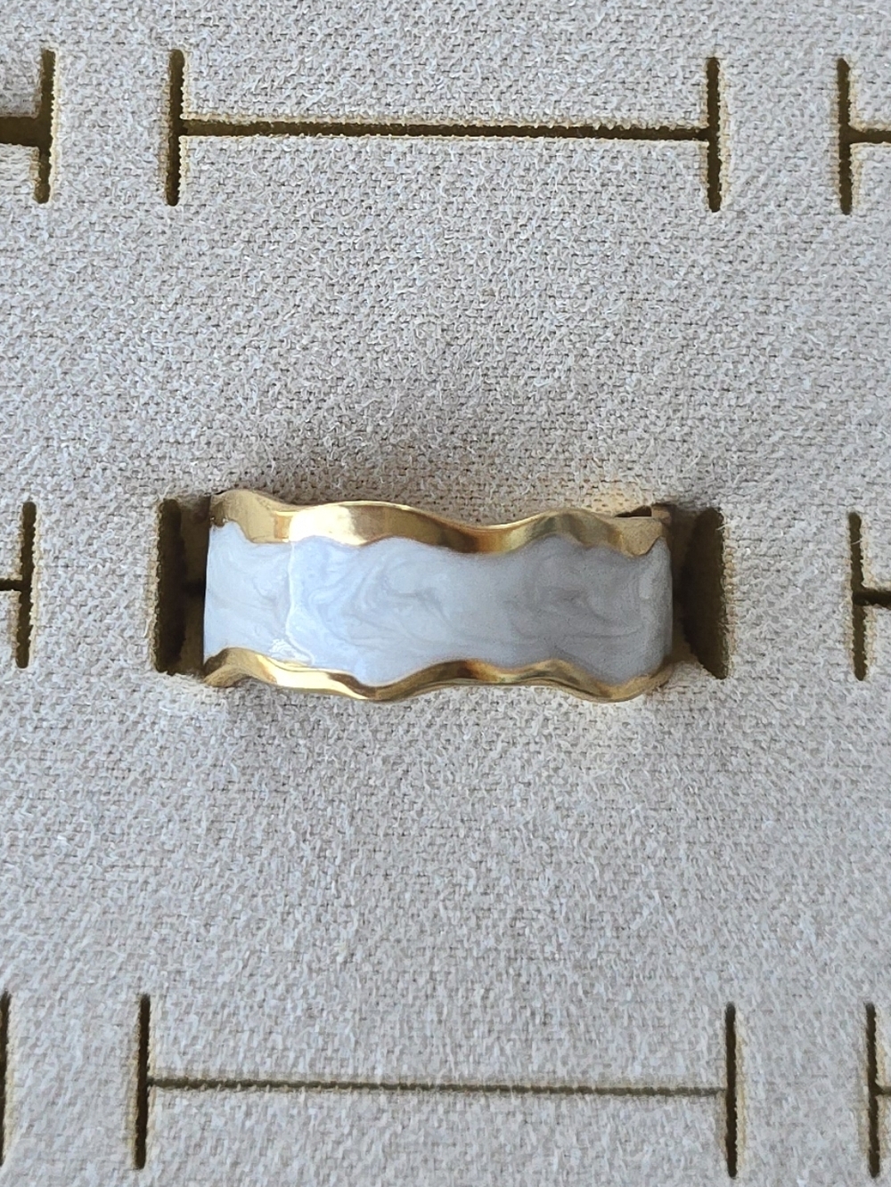 NWOT Wave-Edge White Enamel and Gold Plated Women's Ring Sz 8